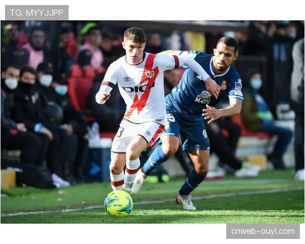 即时战报:国家德比前热身,皇马半场1-0领先巴列卡诺 即时战报:国家德比前热身,皇马半场1-0领先巴列卡诺